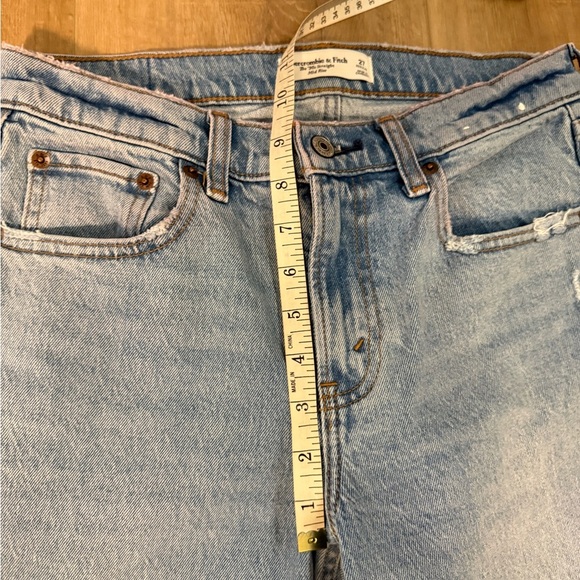 NWT Abercrombie & Fitch The 90’s Straight Mid Rise Women’s Jeand Size 27 reg. - Picture 6 of 7